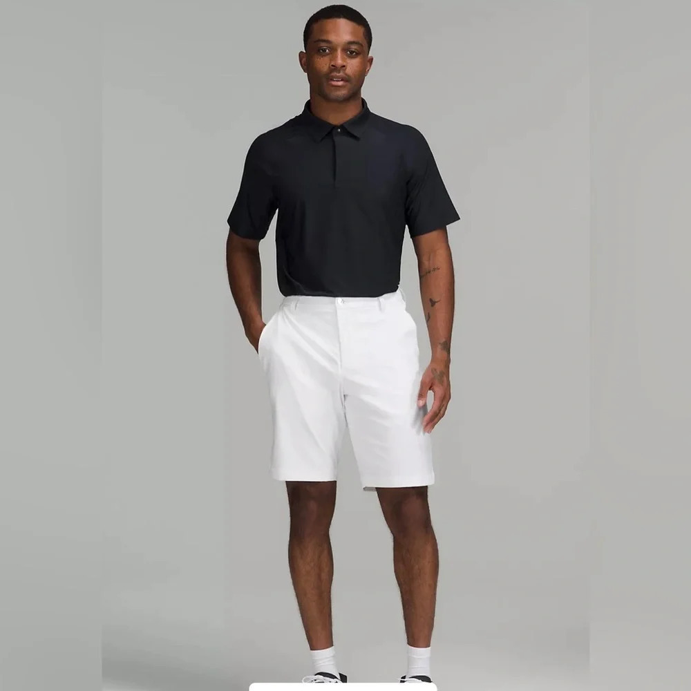 ! lululemon Commission golf Short white sz 33